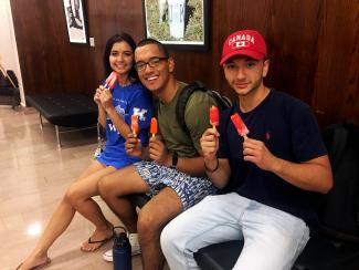 Students with popsicles at an event at the Special Collections.