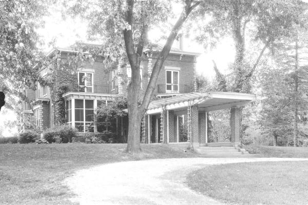 Historical photo of Maxwell Place
