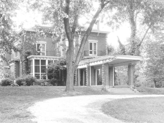 Historical photo of Maxwell Place